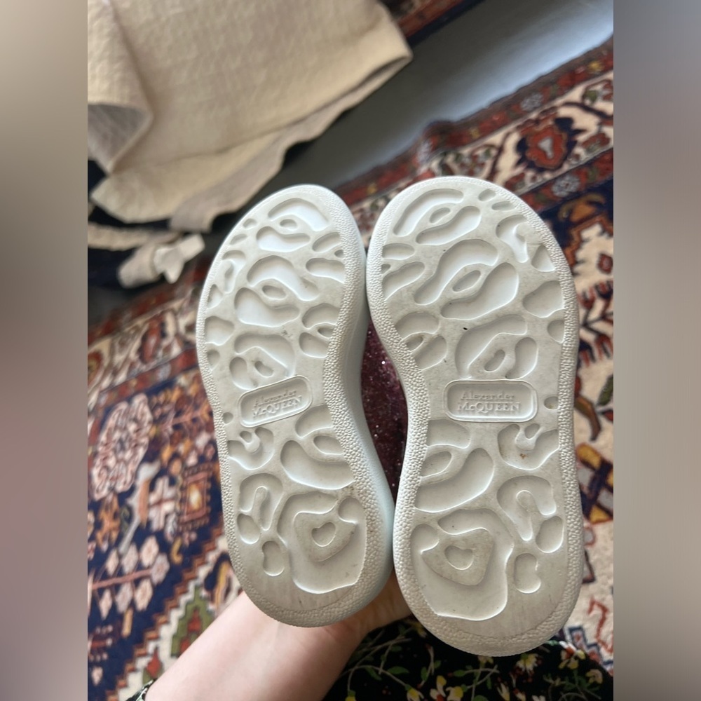 MCQUEEN
Little Girl's Oversized Glitter Sneakers, size EU 25 - Picture 5 of 13